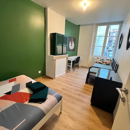 24 Chic & Cosy Grand Appart 88M2 Parking Gratuit Hypercentre Netflix Saint-Etienne  Exterior photo