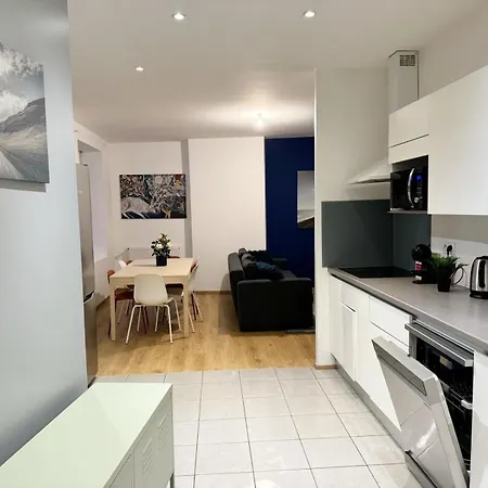 24 Chic & Cosy Grand Appart 88M2 Parking Gratuit Hypercentre Netflix Saint-Etienne  Exterior photo