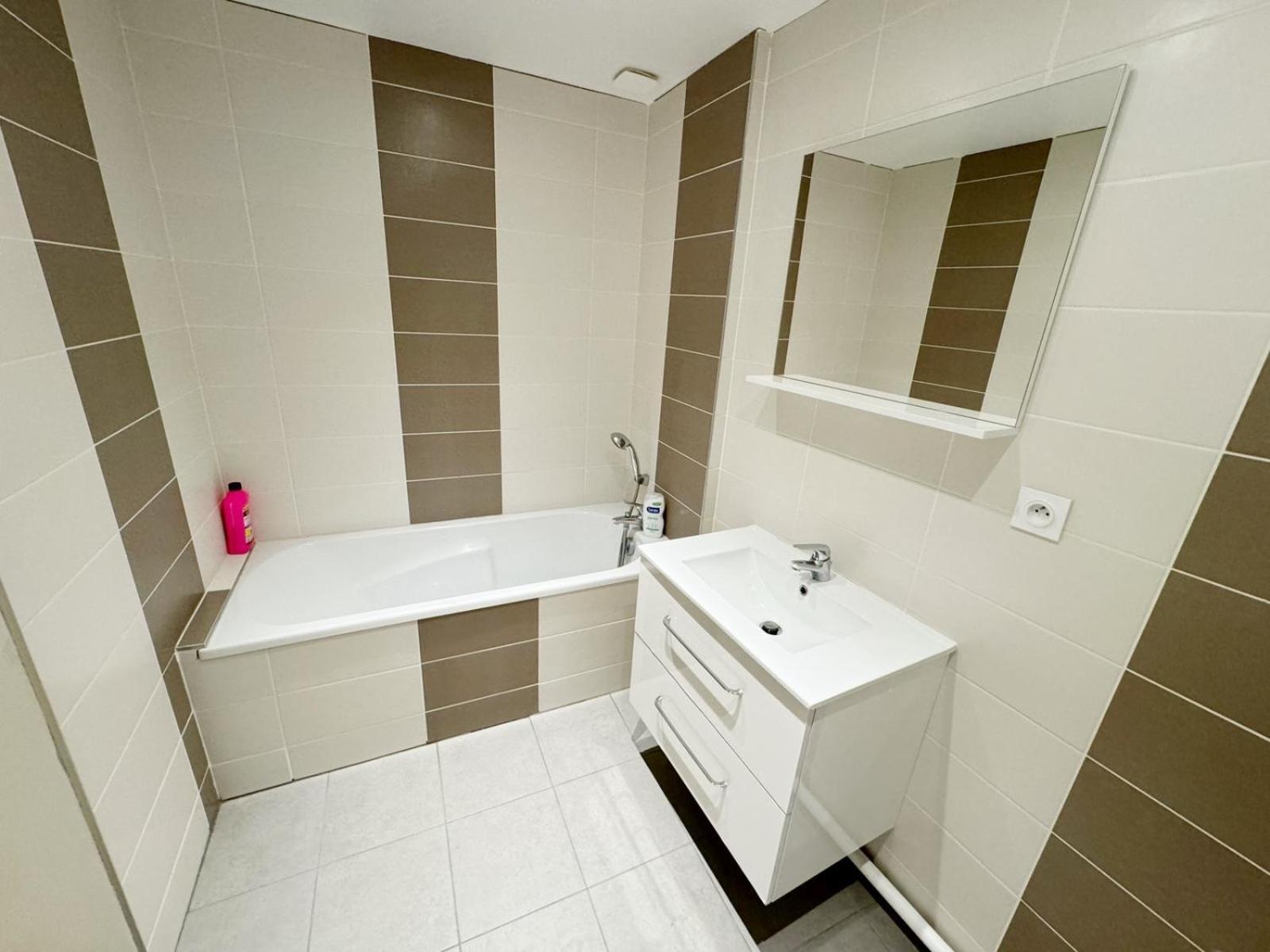 24 Chic & Cosy Grand 88m2 Parking Gratuit Hypercentre Netflix Apartment